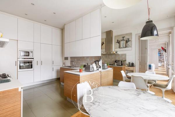 Paris 9ème, Appartement 4 Chambres -  182 m² à vendre