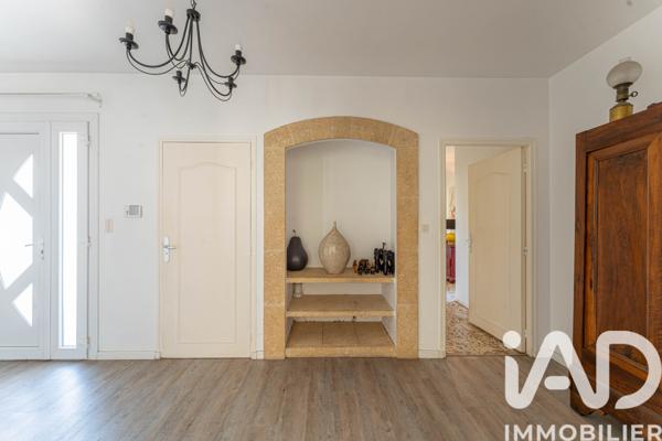Maison à vendre 10 pièces 250 m² Aix-en-Provence