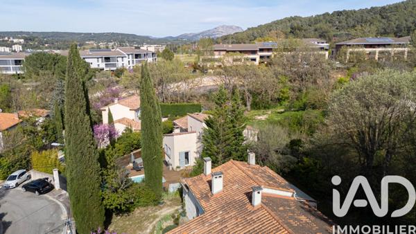 Maison à vendre 10 pièces 250 m² Aix-en-Provence
