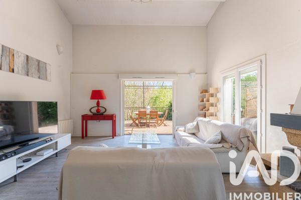 Maison à vendre 10 pièces 250 m² Aix-en-Provence