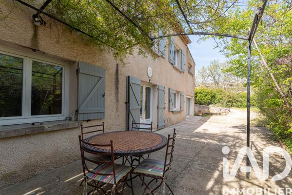 Maison à vendre 10 pièces 250 m² Aix-en-Provence