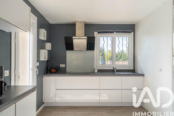 Maison à vendre 10 pièces 250 m² Aix-en-Provence