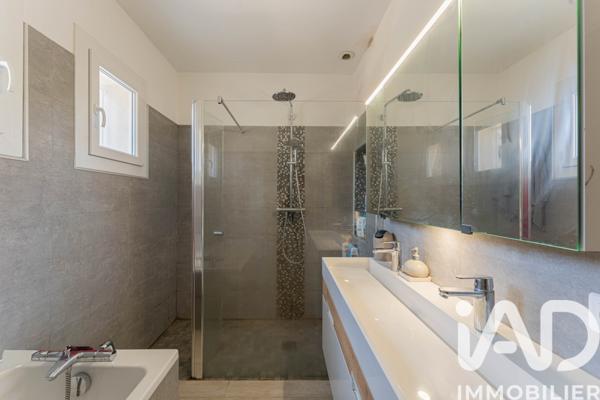 Maison à vendre 10 pièces 250 m² Aix-en-Provence