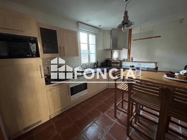 Location Appartement 4 pièces 79.83 m² - 42 RUE DE LA RÉPUBLIQUE Douarnenez 29100