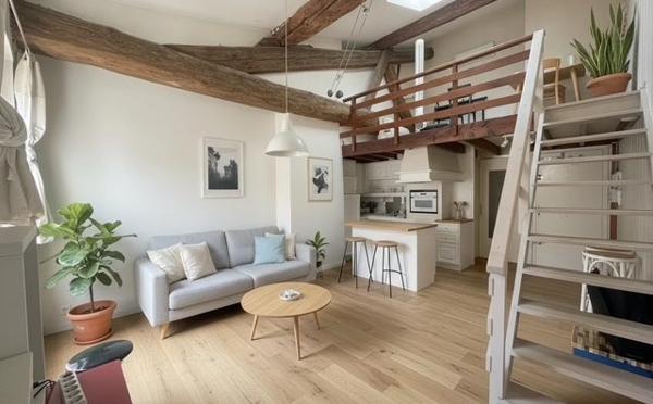 HOTEL DE VILLE: T2 DE CARACTERE EN DUPLEX / CLIMATISE