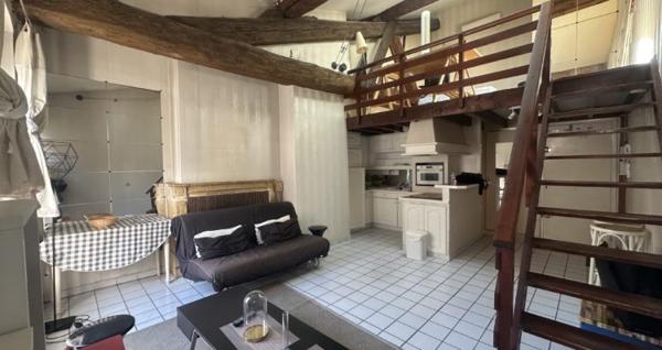 HOTEL DE VILLE: T2 DE CARACTERE EN DUPLEX / CLIMATISE