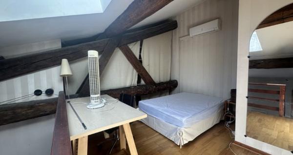 HOTEL DE VILLE: T2 DE CARACTERE EN DUPLEX / CLIMATISE