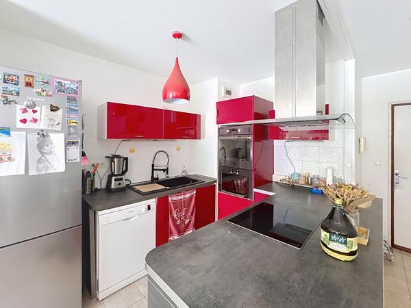 La Seyne Sur Mer - Rez-de-Jardin Appartement 3 pièces de 71.45 m2 + Cave + Garage + Terrasse