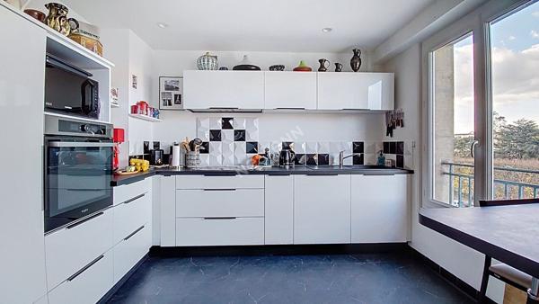 EXCLUSIVITÉ NANTES - CENTRE VILLE / Appartement 3 pièces 78m², ascenseur, place de stationnement sécuriséé, cave