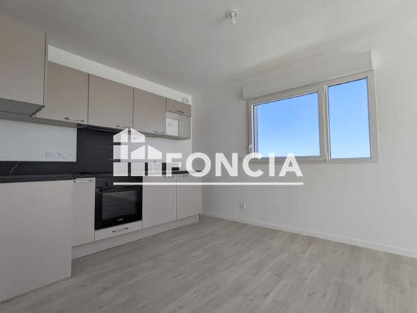 Location Appartement 4 pièces 84.41 m² - Laval 53000