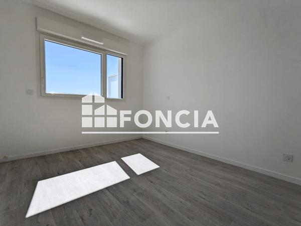 Location Appartement 4 pièces 84.41 m² - Laval 53000