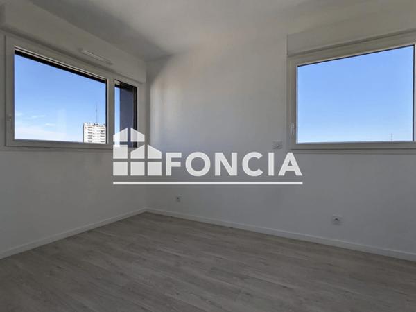 Location Appartement 4 pièces 84.41 m² - Laval 53000