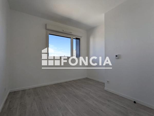 Location Appartement 4 pièces 84.41 m² - Laval 53000