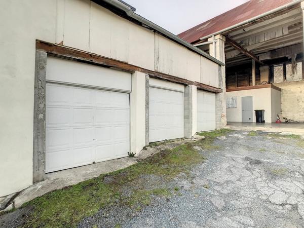 Immeuble à vendre    9 pièces •  Château-Renault