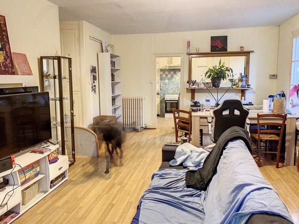 Immeuble à vendre    9 pièces •  Château-Renault