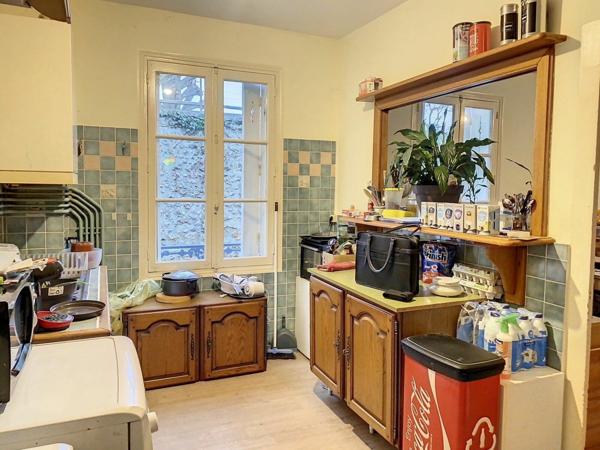 Immeuble à vendre    9 pièces •  Château-Renault