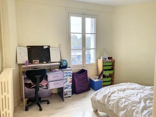 Immeuble à vendre    9 pièces •  Château-Renault