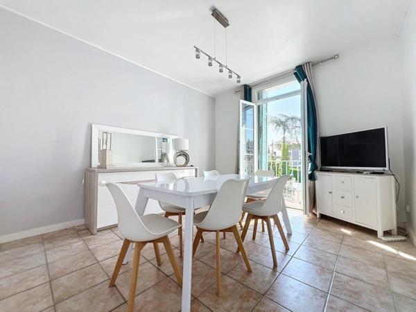 Maison divisée en 2 appartements : secteur  Base Nature