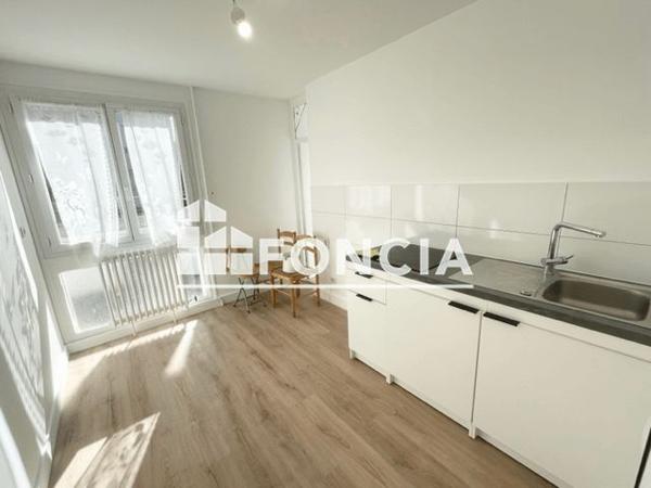 Location Appartement 4 pièces 71.3 m² - 14 RUE MARCEL SEMBAT Saint-etienne 42100