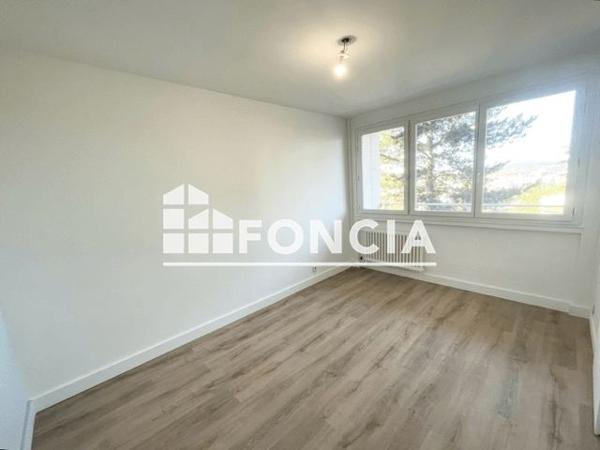 Location Appartement 4 pièces 71.3 m² - 14 RUE MARCEL SEMBAT Saint-etienne 42100