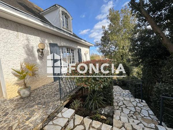 À vendre Maison 8 pièces 229 m² - Niort 79000