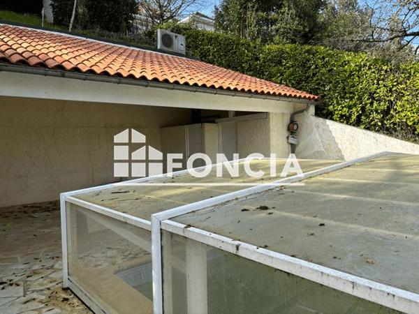 À vendre Maison 8 pièces 229 m² - Niort 79000