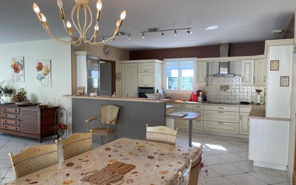 Maison à vendre    5 pièces •  Dolus-d'Oléron