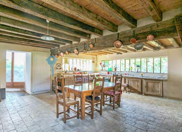 Maison de village 5 pièce(s) 4 chambre(s) 390 m²