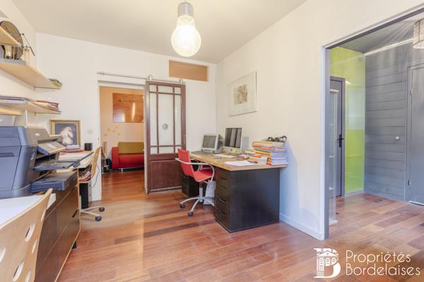 Immeuble Bordeaux Victoire Capucins, en pierre rénové, 230 m² en 6 lots