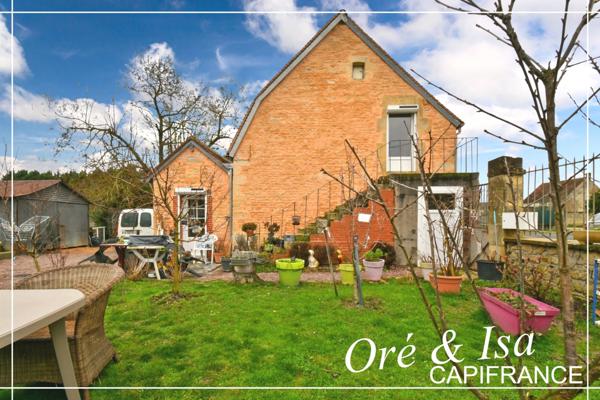 Maison de bourg avec jardin arboré NERONDES (18)