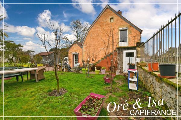 Maison de bourg avec jardin arboré NERONDES (18)
