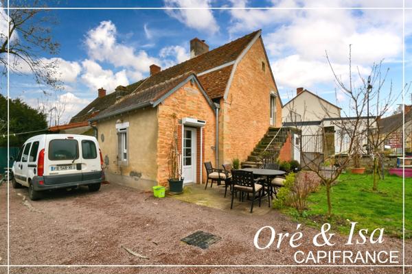 Maison de bourg avec jardin arboré NERONDES (18)