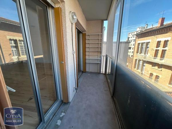 Appartement à louer 2 pièces 65.96m²