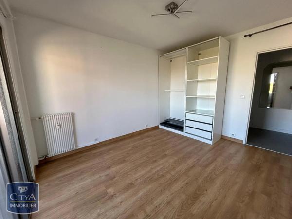 Appartement à louer 2 pièces 65.96m²