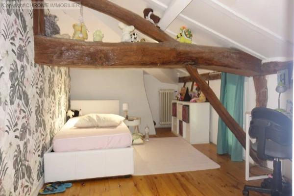 Vente                                                      Maison
                        
                     6 pièces                      142 m2                     à Casteljaloux