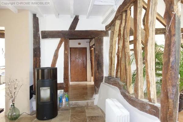 Vente                                                      Maison
                        
                     6 pièces                      142 m2                     à Casteljaloux