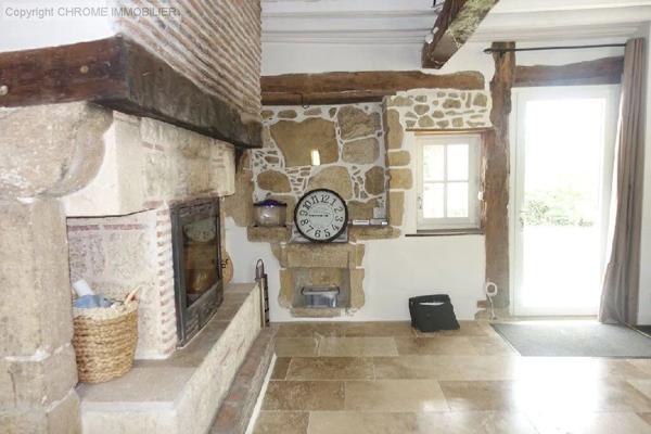 Vente                                                      Maison
                        
                     6 pièces                      142 m2                     à Casteljaloux