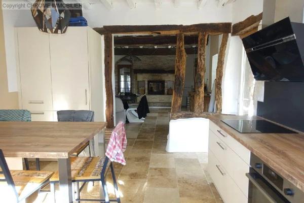 Vente                                                      Maison
                        
                     6 pièces                      142 m2                     à Casteljaloux