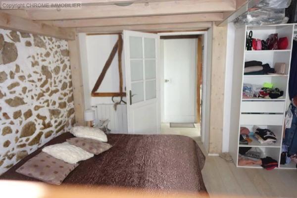 Vente                                                      Maison
                        
                     6 pièces                      142 m2                     à Casteljaloux