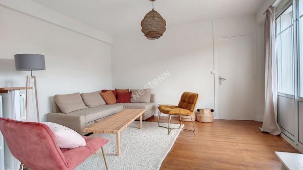 A LOUER APPARTEMENT MEUBLÉ TYPE 3 POITIERS HYPER CENTRE QUARTIER MAGENTA 2 CHAMBRES GRAND BALCON