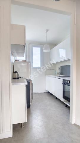A LOUER APPARTEMENT MEUBLÉ TYPE 3 POITIERS HYPER CENTRE QUARTIER MAGENTA 2 CHAMBRES GRAND BALCON