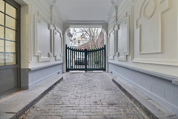 2 pièces rénové au dernier étage