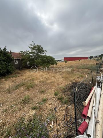 Terrain de 1 000 m²