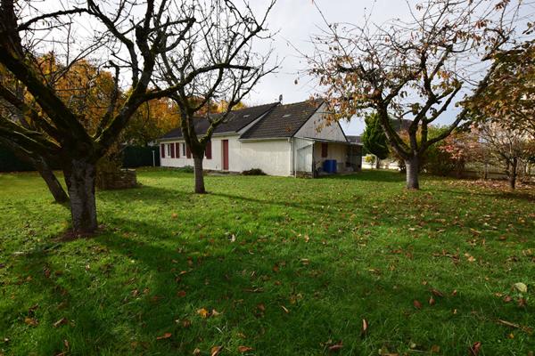 Maison Nangis 4 pièces, 100 m des commerces. 1129 m² de terrain