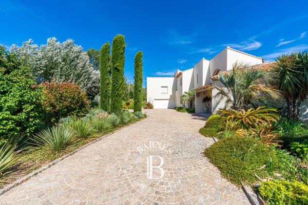 Aix-en-Provence, Maison 5 Chambres -  249 m² à vendre