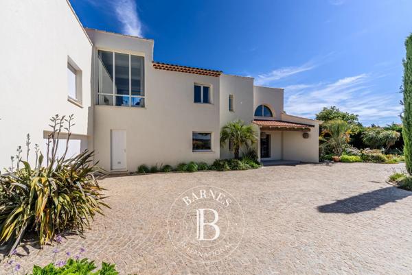 Aix-en-Provence, Maison 5 Chambres -  249 m² à vendre