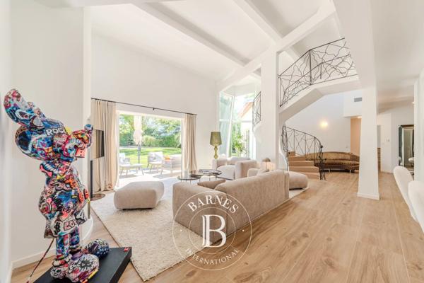 Aix-en-Provence, Maison 5 Chambres -  249 m² à vendre