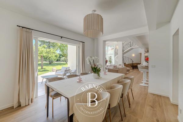 Aix-en-Provence, Maison 5 Chambres -  249 m² à vendre