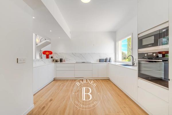 Aix-en-Provence, Maison 5 Chambres -  249 m² à vendre