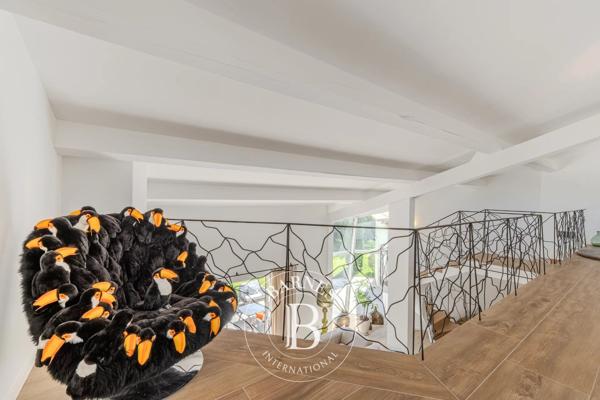 Aix-en-Provence, Maison 5 Chambres -  249 m² à vendre